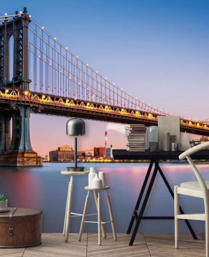 Ponte de Manhattan iluminada no mural de parede do crepúsculo