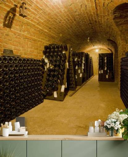 Mural de pared Bodega de vinos iluminada oscura