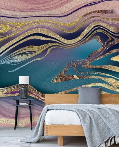 mural de papel pintado de mármol morado, azul y dorado llamado Golden Pink Blue Marble Swirl de Lara Skinner para dormitorios
