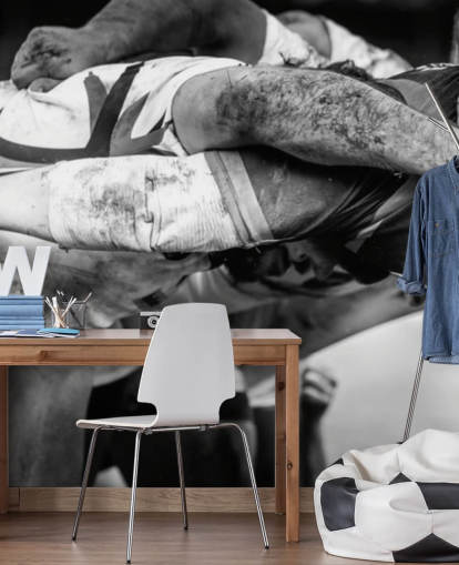carta da parati murale personalizzata in bianco e nero chiamata Rugby Scrum per la cameretta dei bambini