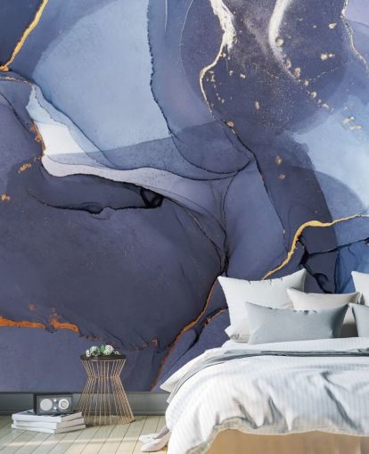 papier peint mural personnalisé bleu marine et or appelé Blue Swirl Watercolour pour les cuisines, les salles de bain et les salons