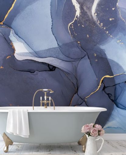 marineblauwe en gouden behangmuurschildering op maat genaamd Blue Swirl Watercolour voor keukens, badkamers en woonkamers