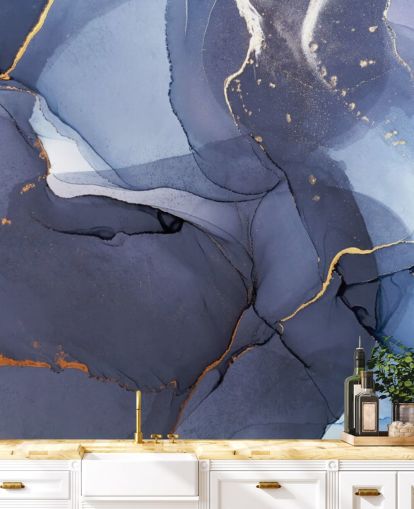 mural de papel pintado personalizado azul marino y dorado llamado Blue Swirl Watercolour para cocinas, baños y salas de estar