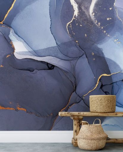 marinblå och guld anpassad tapetväggmålning kallad Blue Swirl Watercolour för kök, badrum och vardagsrum