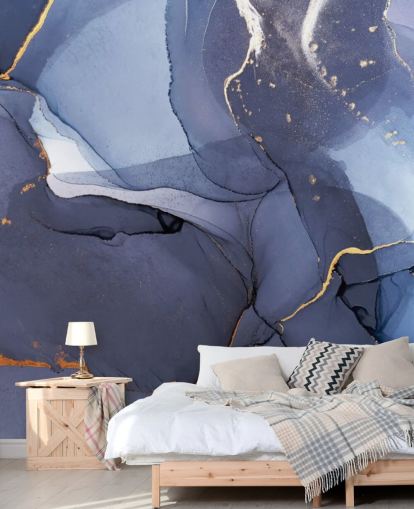 carta da parati murale personalizzata blu marino e oro chiamata Blue Swirl Watercolour per cucine, bagni e salotti