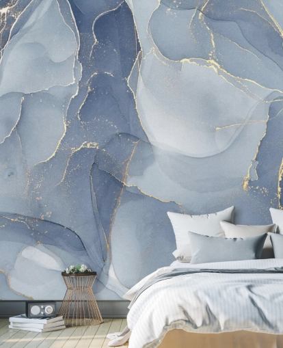 carta da parati murale in marmo blu e oro personalizzabile chiamata Overlapping Shades of Blue per cucine e bagni