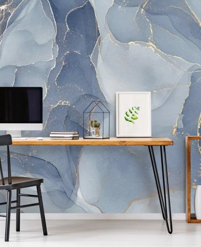 carta da parati murale in marmo blu e oro personalizzabile chiamata Overlapping Shades of Blue per cucine e bagni