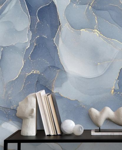 mural de papel de parede de mármore personalizável azul e dourado chamado Overlapping Shades of Blue para cozinhas e banheiros