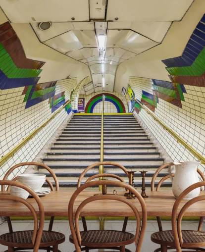 3D Blue, Red and Green Tunnel Mural 3D Blue, Red and Green Tunnel Mural