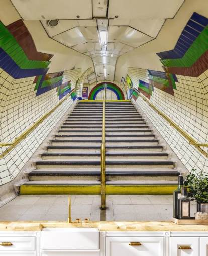 3D blauwe, rode en groene tunnelmuurschildering