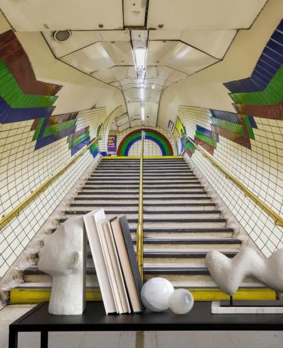 3D Blue, Red and Green Tunnel Mural