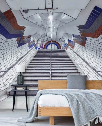 Decorazione murale sotterranea rossa e blu