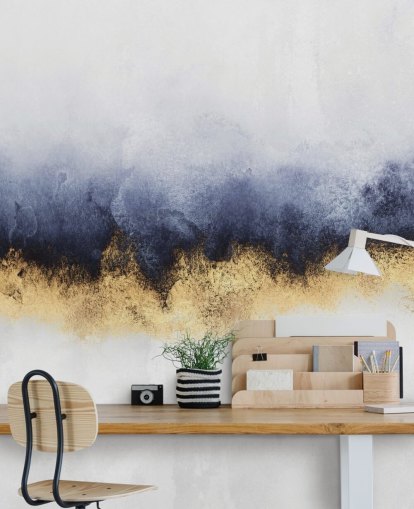 marineblå, gull og hvitt abstrakt tapetmaleri kalt Blue Mist av Elisabeth Fredriksson for soverom eller stuer marineblå, gull og hvitt abstrakt tapetmaleri kalt Blue Mist av Elisabeth Fredriksson for soverom eller stuer