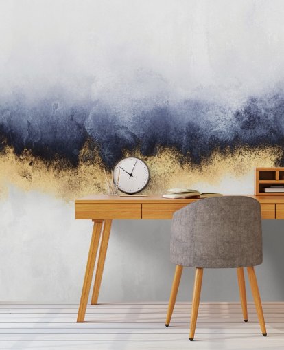 abstrakte Wandtapete in Marineblau, Gold und Weiß namens Blue Mist von Elisabeth Fredriksson für Schlafzimmer oder Wohnzimmer abstrakte Wandtapete in Marineblau, Gold und Weiß namens Blue Mist von Elisabeth Fredriksson für Schlafzimmer oder Wohnzimmer