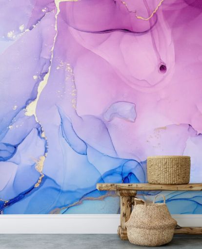 Aquarell-Tapete mit violetten und blauen Wirbeln