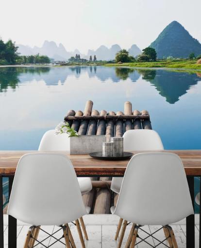 Bamboo Lautta Still Lake -seinämaalauksella Bamboo Lautta Still Lake -seinämaalauksella