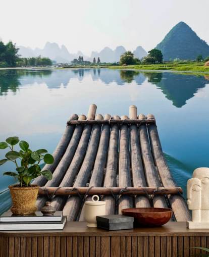 Decorazione murale con zattera di bambù sul lago