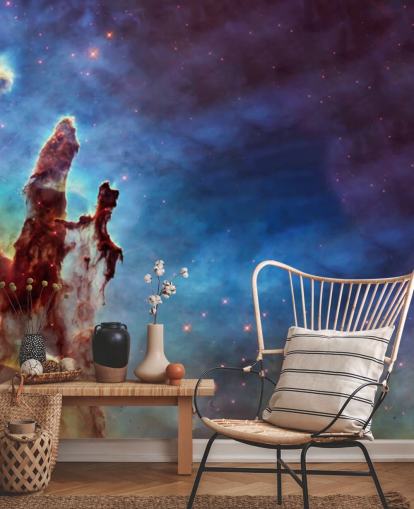 Garra de nebulosa naranja sobre fondo colorido