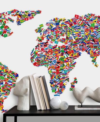 Mappa del mondo realizzata con carta da parati con bandiere