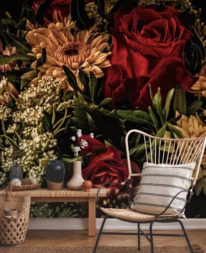 Dunkle Blumen und Rosen bemalte Tapete