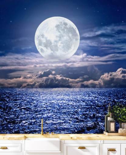 Weißer Mond, Blauer Himmel und Ozean Wallpaper