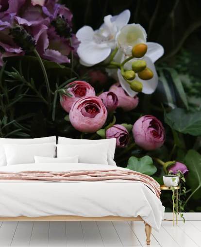 Romantischer Blumenstrauß auf dunklem Hintergrund Romantischer Blumenstrauß auf dunklem Hintergrund