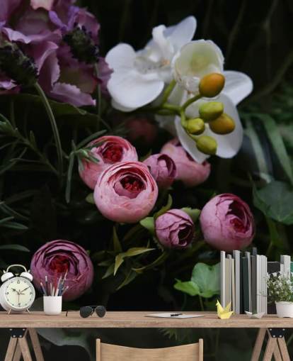 Bouquet romantico su sfondo nero scuro