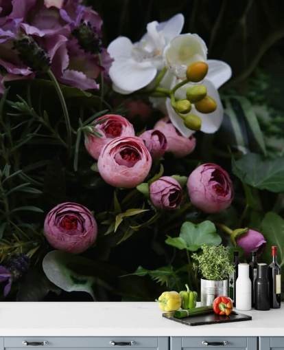 Bouquet romantico su sfondo nero scuro