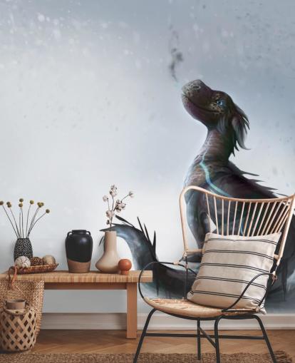 dragón bebé sonriente sentado en la nieve con escamas azules rayadas soplando papel tapiz de humo