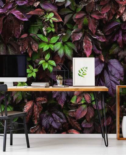 Papel de parede de folha escura roxa e verde