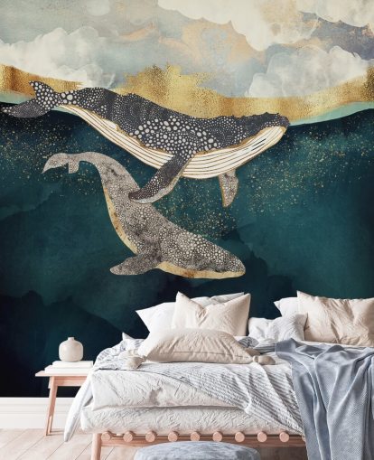 marineblauwe en gouden muurschildering op maat met walvisbehang genaamd Bond II van SpaceFrog Designs voor woonkamers of slaapkamers