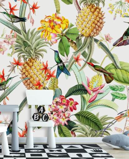 Ananas, kolibri og blomster på hvid baggrund tapet