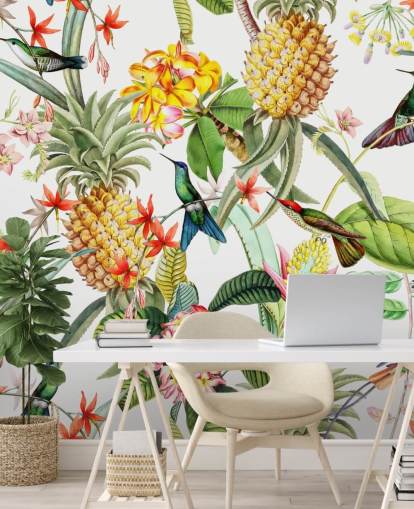 Ananas, kolibri og blomster på hvid baggrund tapet
