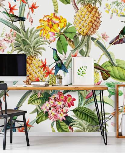 Carta da parati ananas, colibrì e fiori su sfondo bianco