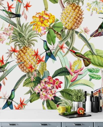 Ananas, Kolibri und Blumen auf weißem Hintergrund Wallpaper