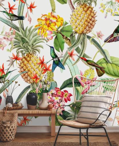 Ananas, kolibri och blommor på vit bakgrund