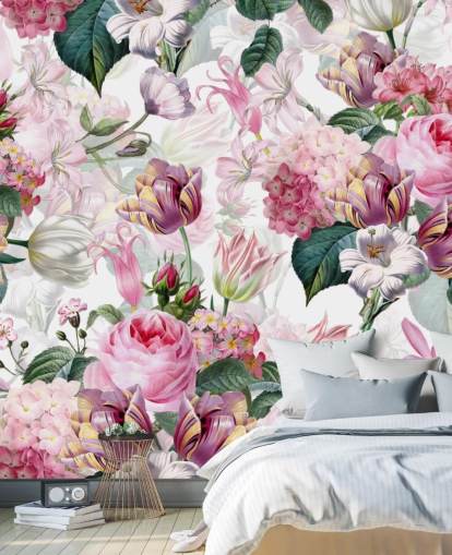 Hellrosa Rosen und weiße Blumen bemalte Tapete