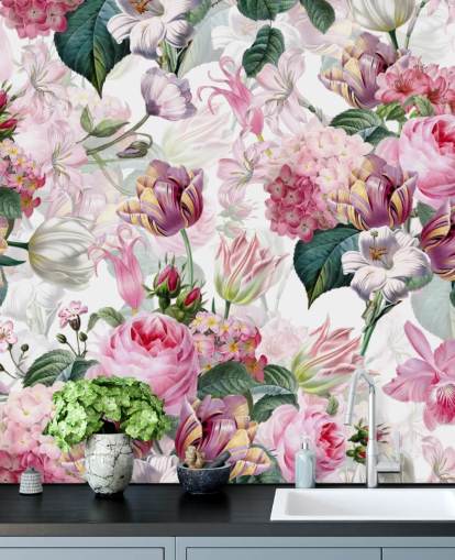 Lyserøde roser og hvide blomster Baggrund