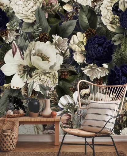 dunkelblau-weiße Blumentapete namens Midnight Bouquet von Uta Naumann für Schlafzimmer