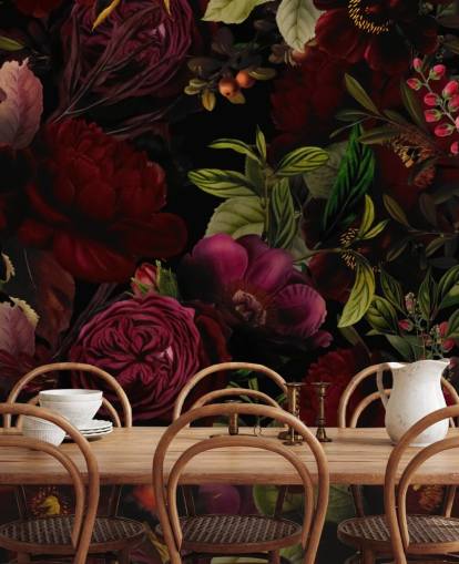 lilla tilpasselig blomstertapet vægmaleri kaldet Moody Maroon af Uta Naumann til soveværelser