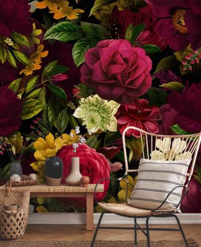 carta da parati murale floreale viola, rosa e verde chiamata Pink Rose Jungle di Uta Naumann per camere da letto e salotti