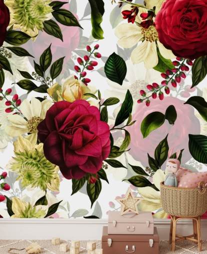Papier peint de belles roses foncées avec des feuilles vertes