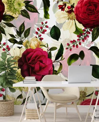 Papier peint de belles roses foncées avec des feuilles vertes Papier peint de belles roses foncées avec des feuilles vertes