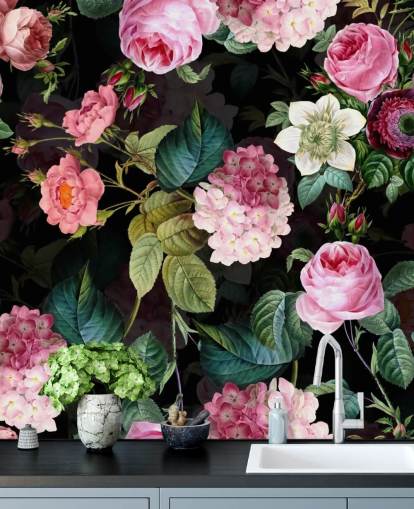 Muurschildering roze rozen en groene bladeren