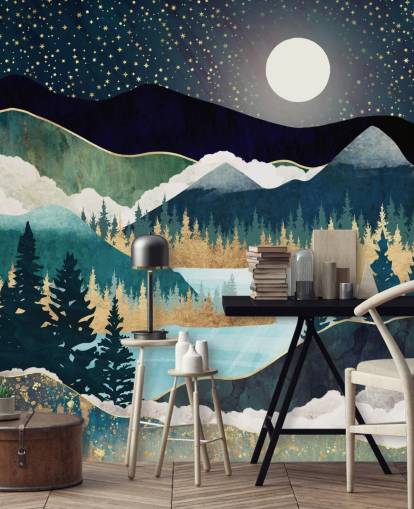 Abstrakte Bergtapete in Marineblau und Gold namens Star Lake von SpaceFrog Designs für Schlafzimmer