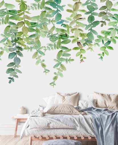 hvitt og grønt hengende blomstertapet veggmaleri kalt Evergreen Hanging Eucalyptus av Carol Robinson