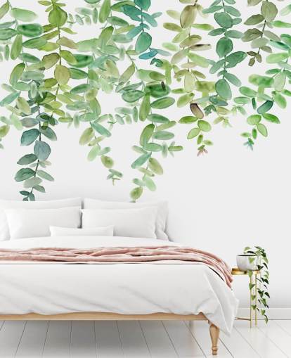 papier peint mural floral suspendu blanc et vert appelé Evergreen Hanging Eucalyptus par Carol Robinson