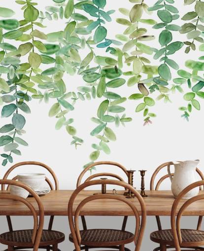 witte en groene hangende bloemenbehangmuurschildering genaamd Evergreen Hanging Eucalyptus van Carol Robinson