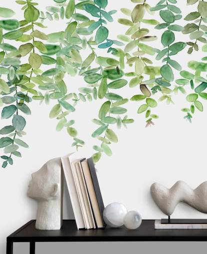 witte en groene hangende bloemenbehangmuurschildering genaamd Evergreen Hanging Eucalyptus van Carol Robinson