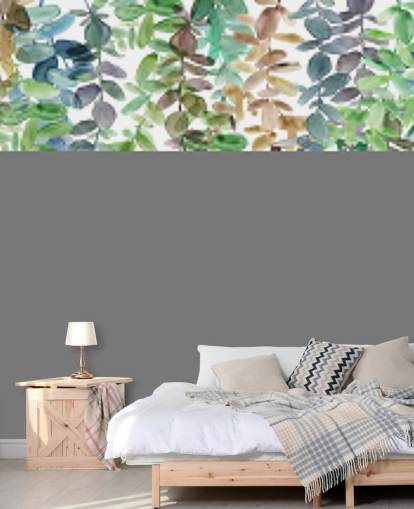 mural de papel pintado botánico verde y blanco llamado Hanging Eucalyptus de Carol Robinson para salas de estar, cocinas y dormitorios